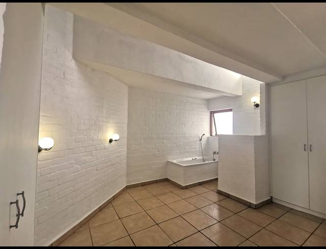2 BEDROOM FLAT TO LET IN DWARSKERSBOS